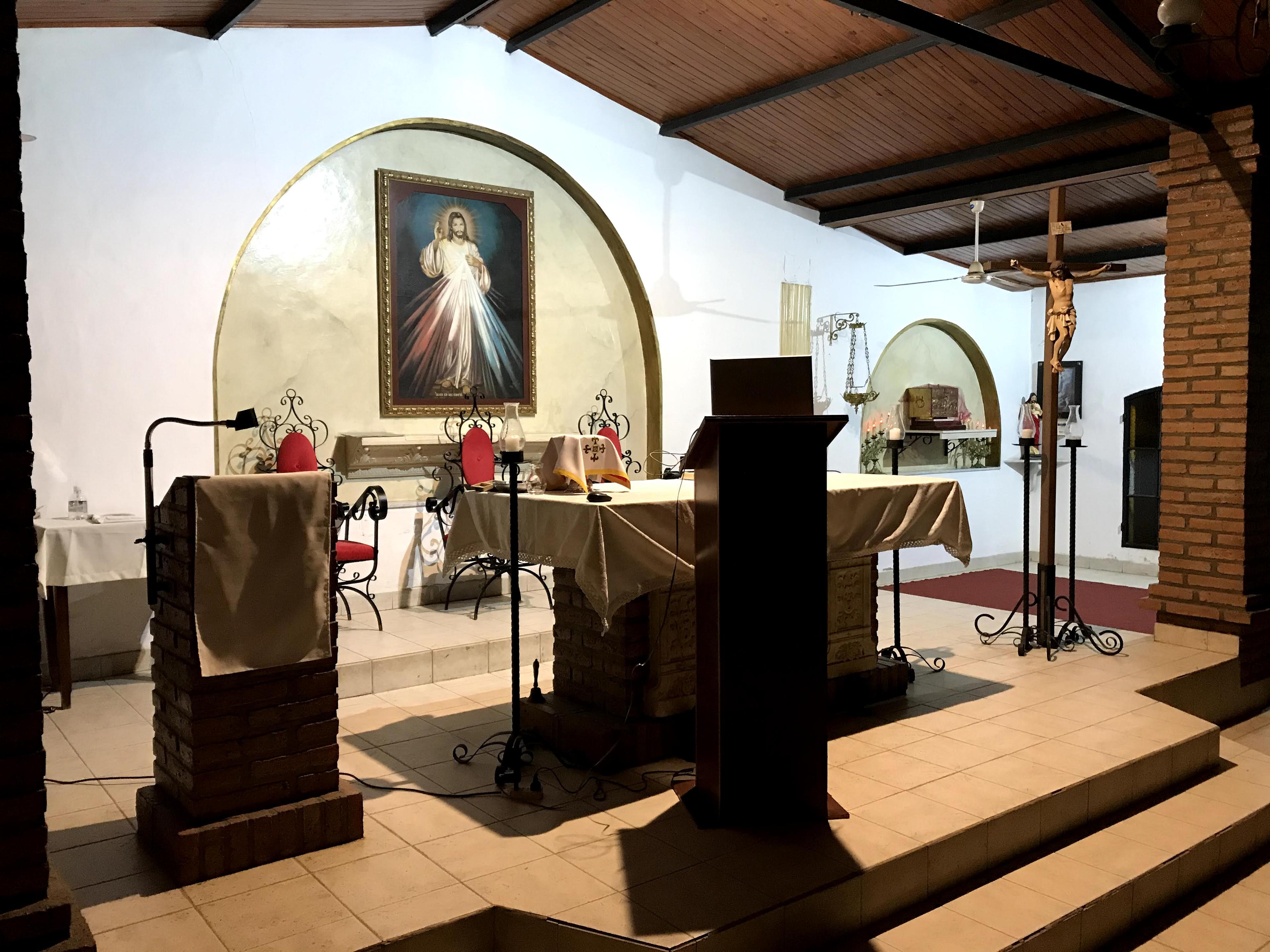 La capilla y el colegio divina misericordia - Foto 4